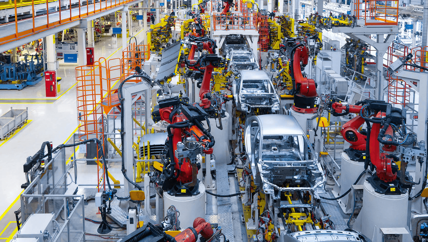 autofabrik-mit-robotern-automation