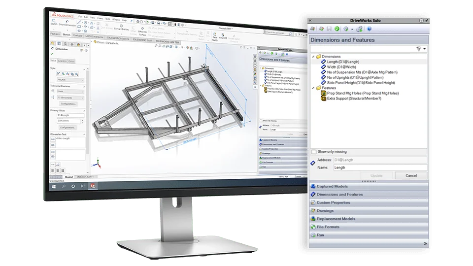 Ein Mann arbeitet an einem CAD-System mit Fokus auf Automatisierungsprozesse